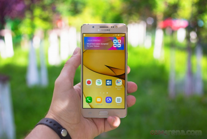 Đánh giá chi tiết Samsung Galaxy J5 2016