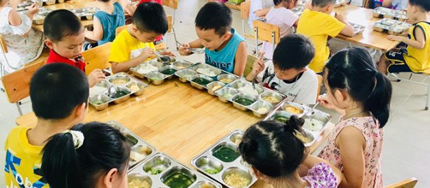 Kiểm tra công tác bảo đảm an toàn thực phẩm bếp ăn trường học tại huyện Phúc Thọ