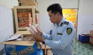 kiểm tra an toàn vệ sinh thực phẩm dịp tết